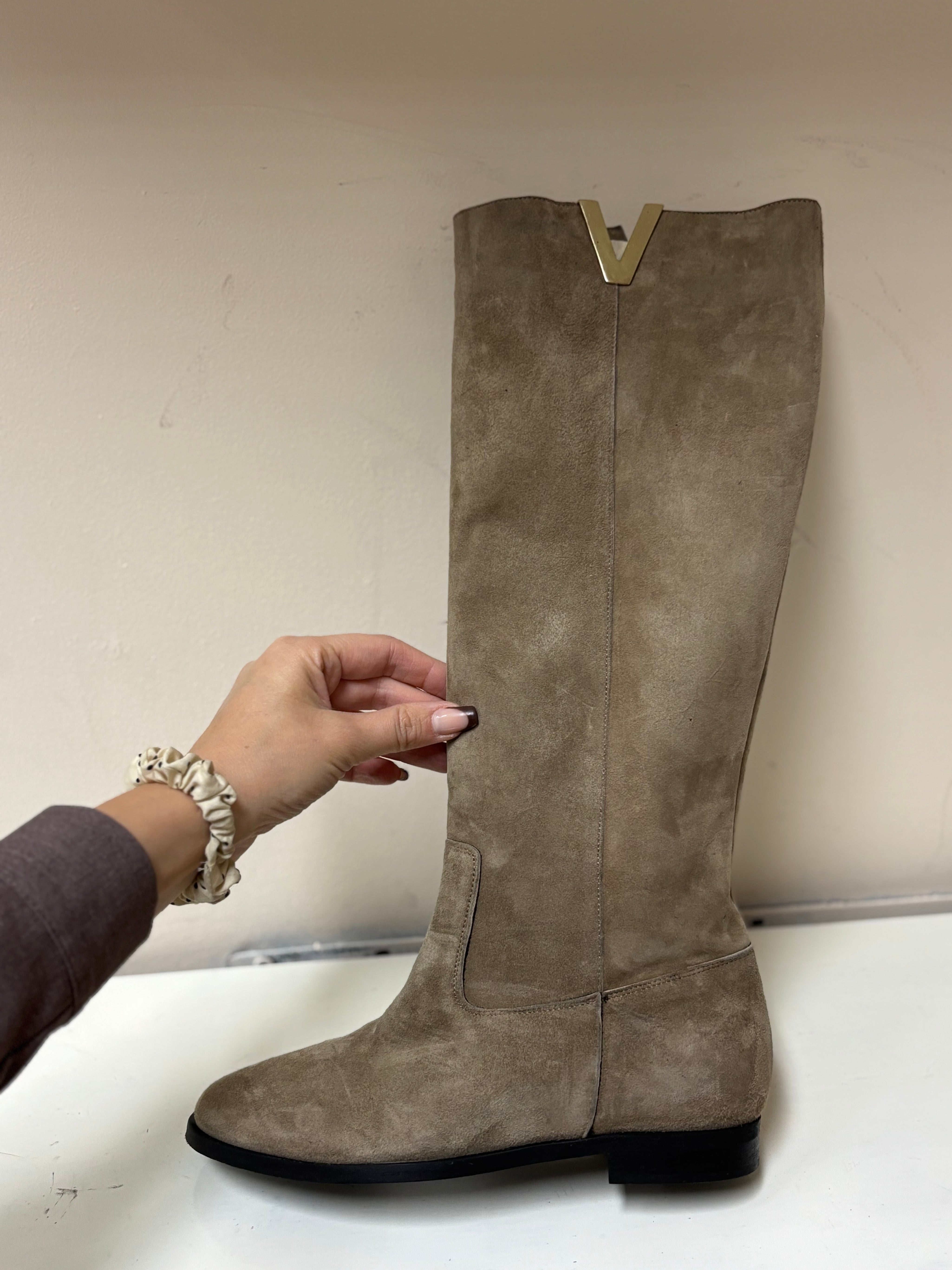 Stivale V camoscio beige