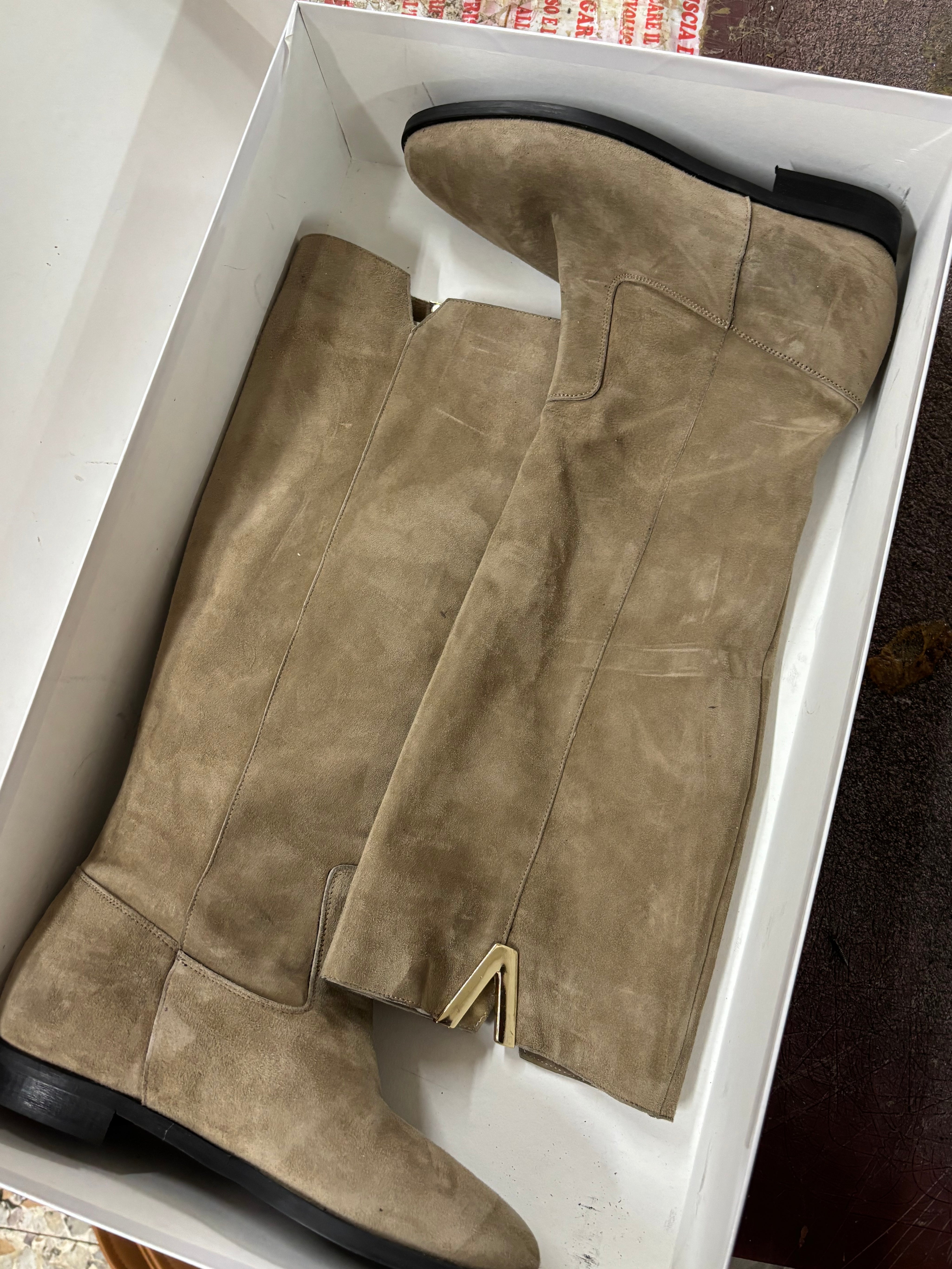 Stivale V camoscio beige