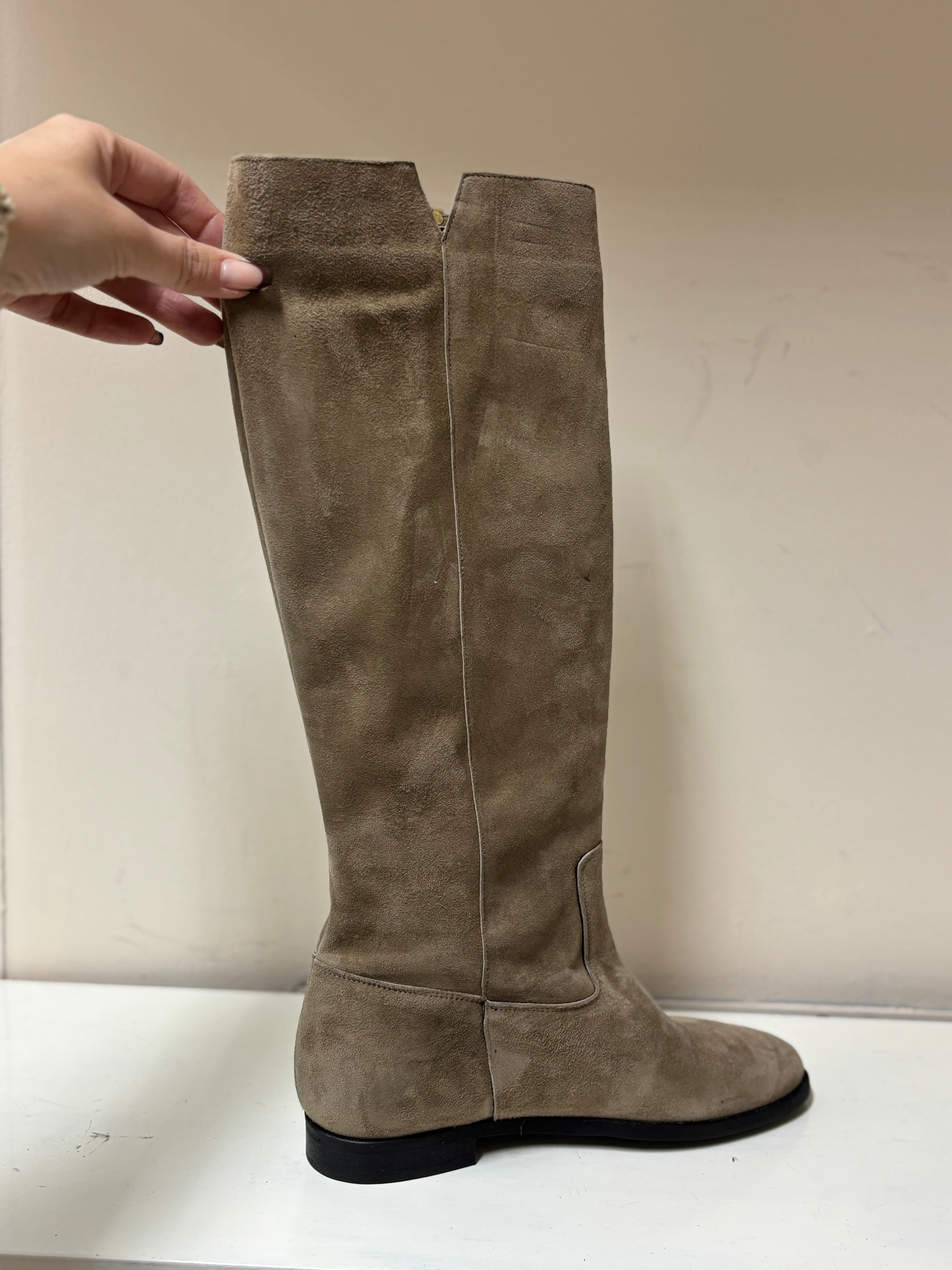 Stivale V camoscio beige