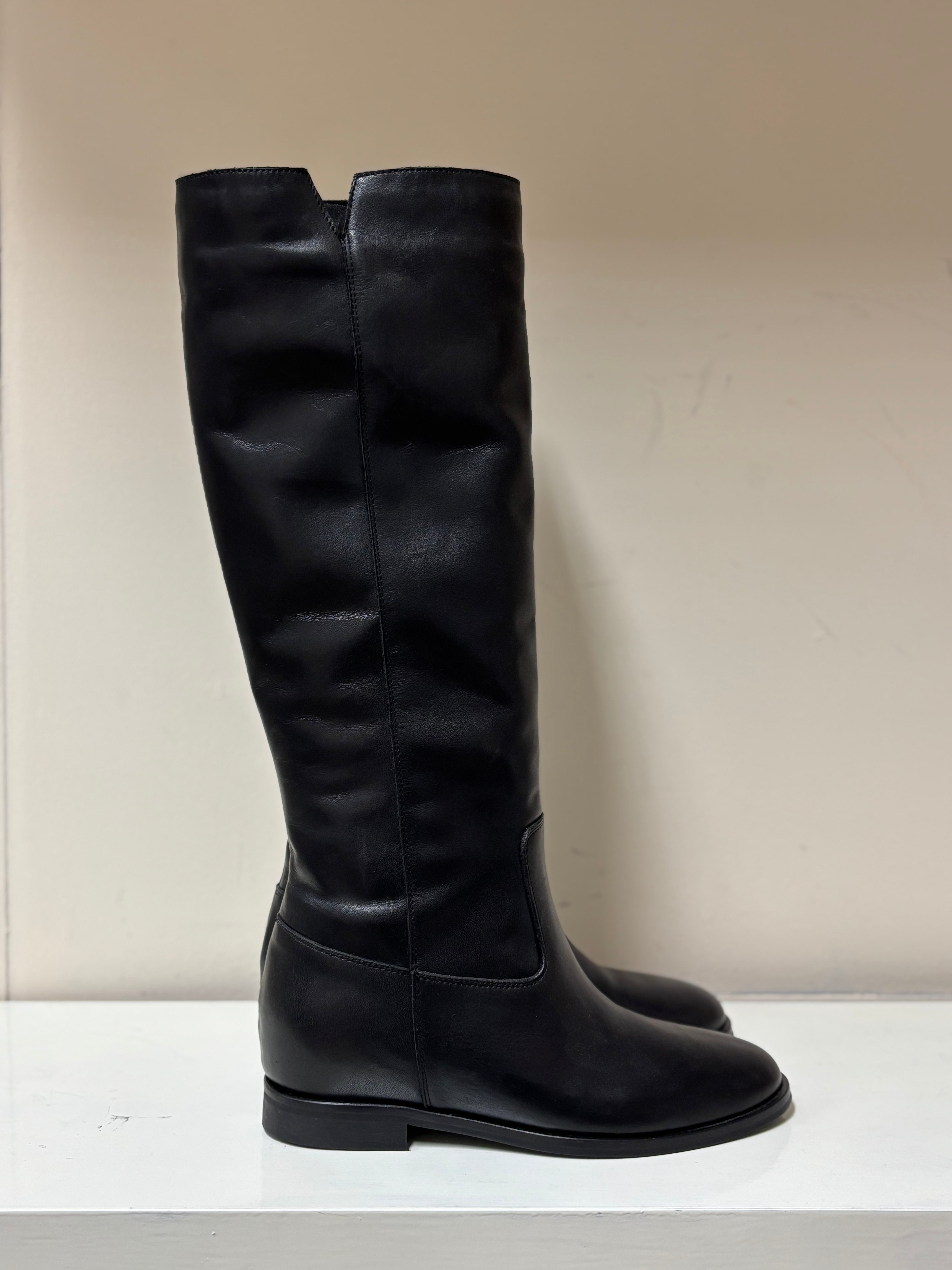 Stivale in pelle nero